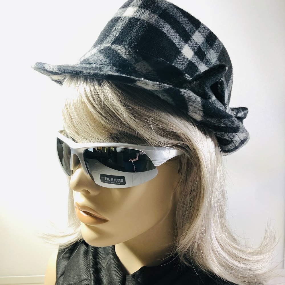 Women’s Steve Madden Wrap-Around Sunglasses